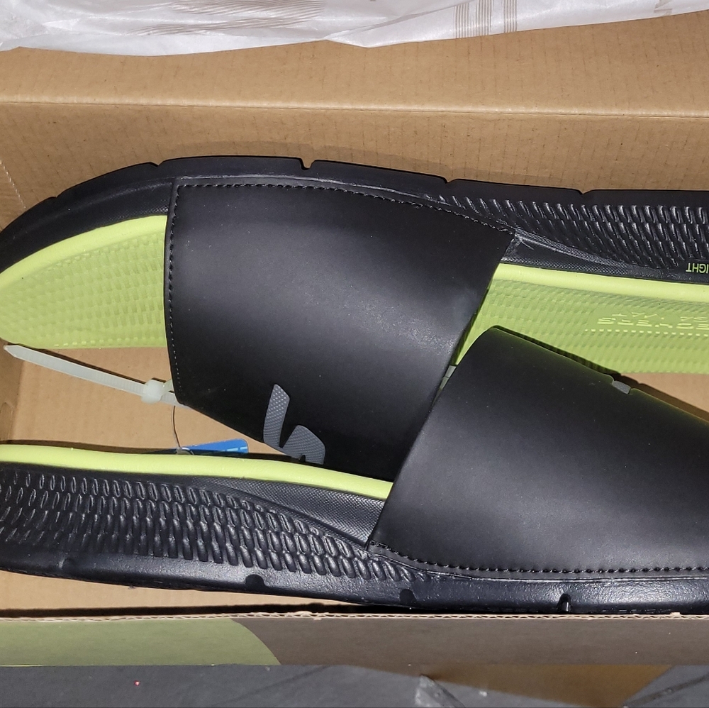 SKECHERS Mens Go Consistent Slide Sandal New In Box Black & Lime Color Size 14